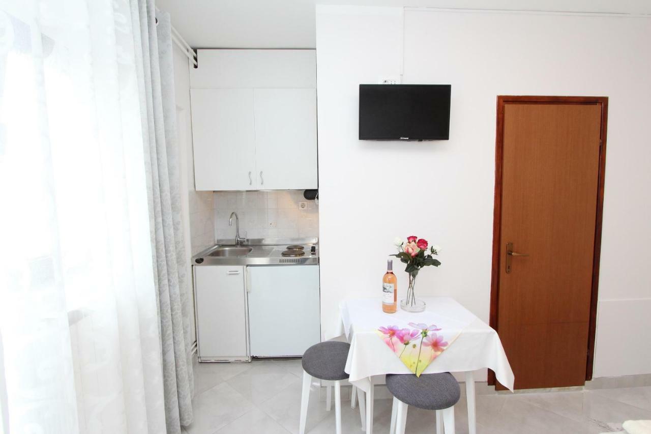 רוביני Apartments Divna מראה חיצוני תמונה